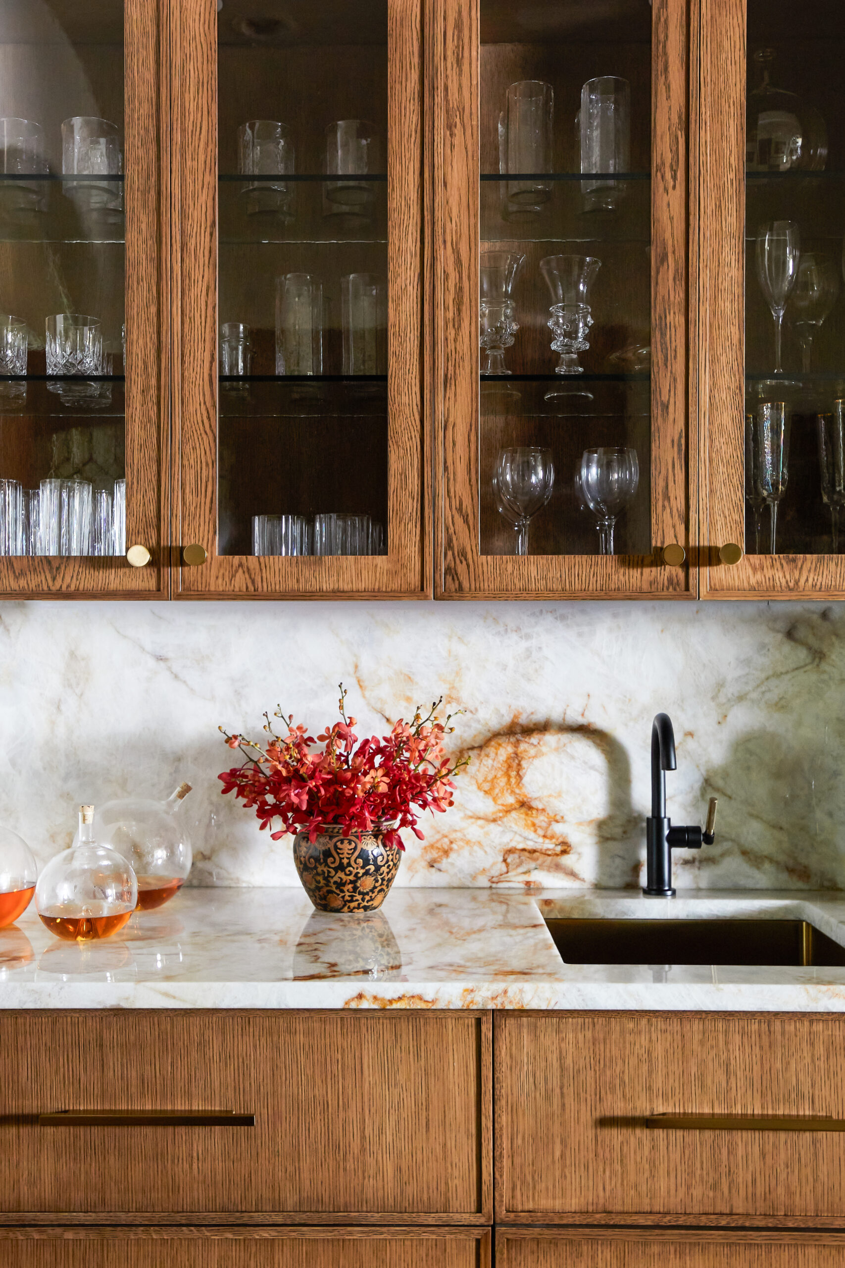 warm wood butler's pantry