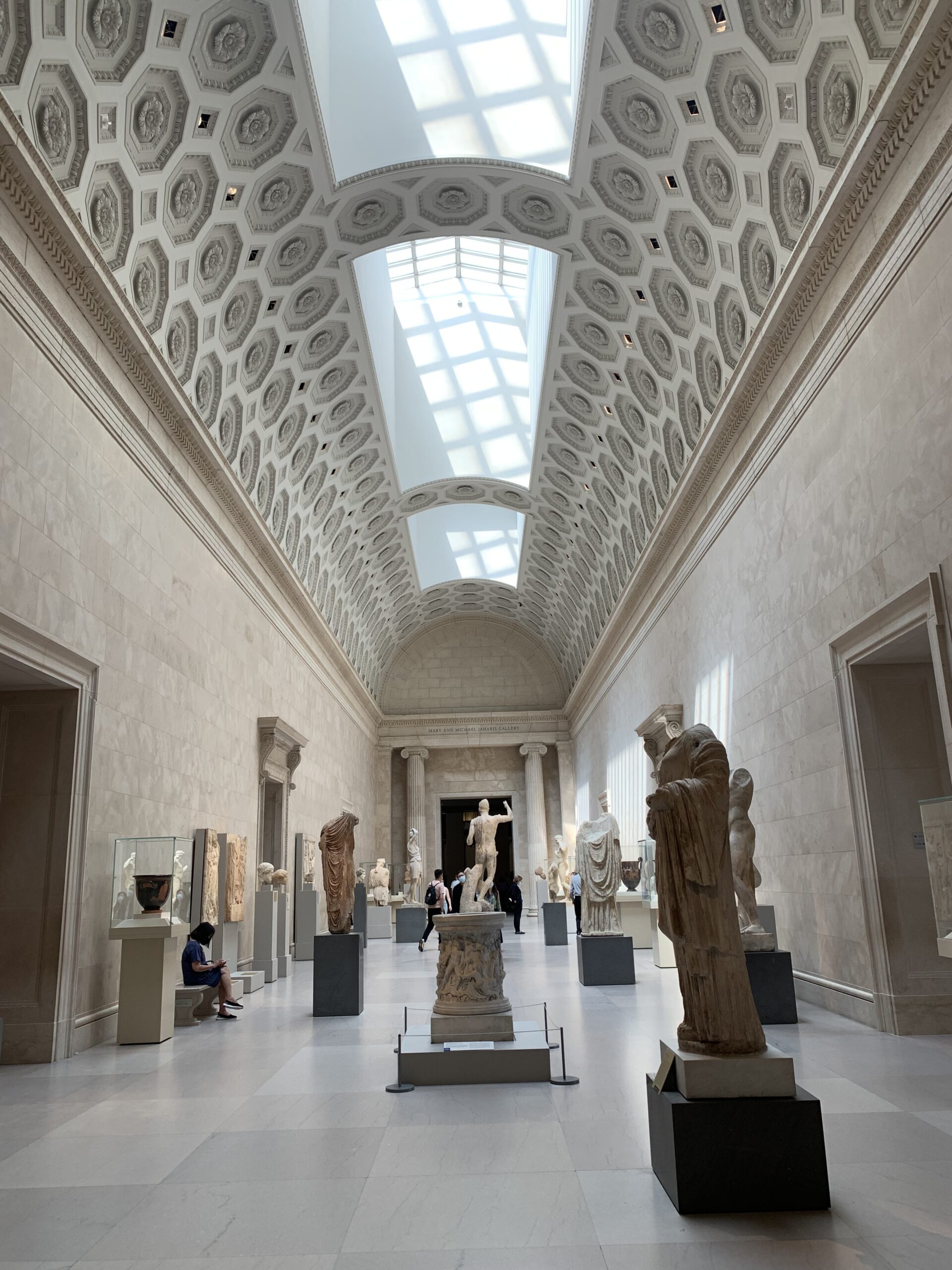 Metropolitan Museum of Art statue hall
